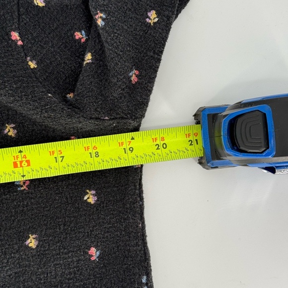 Texture & Thread by Madewell Ruffle Floral Long Bell Sleeve Blouse - Picture 6 of 12